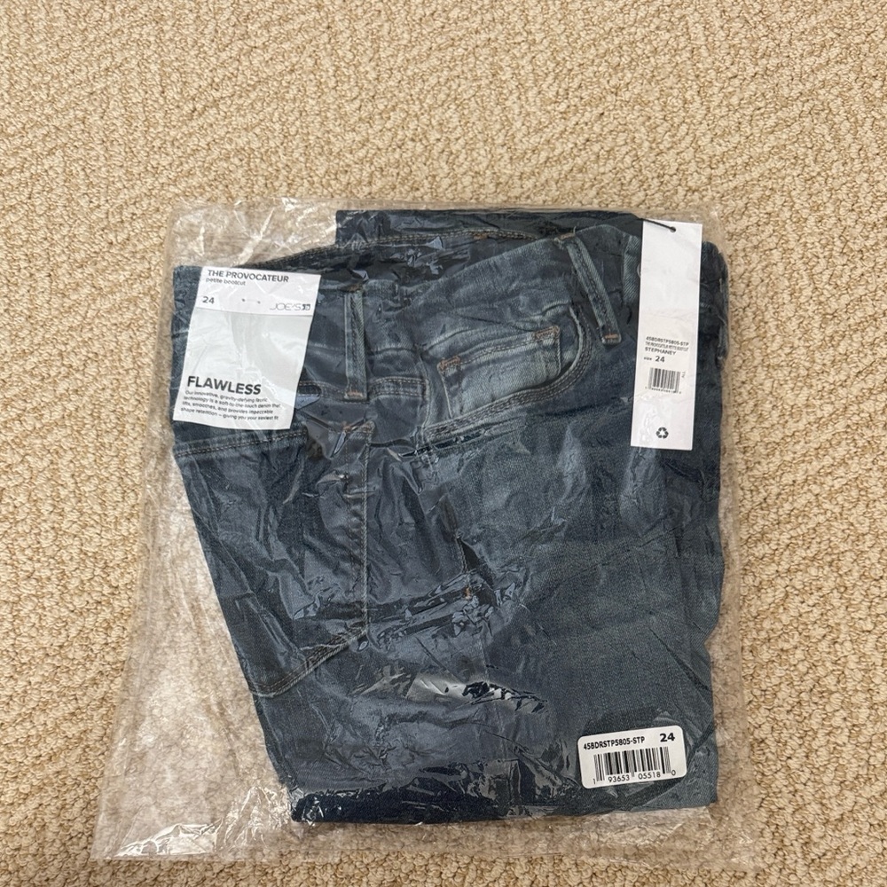 NWT Joe's Jeans The Provocateur petite bootcut. Flawless. Stephany size 24p